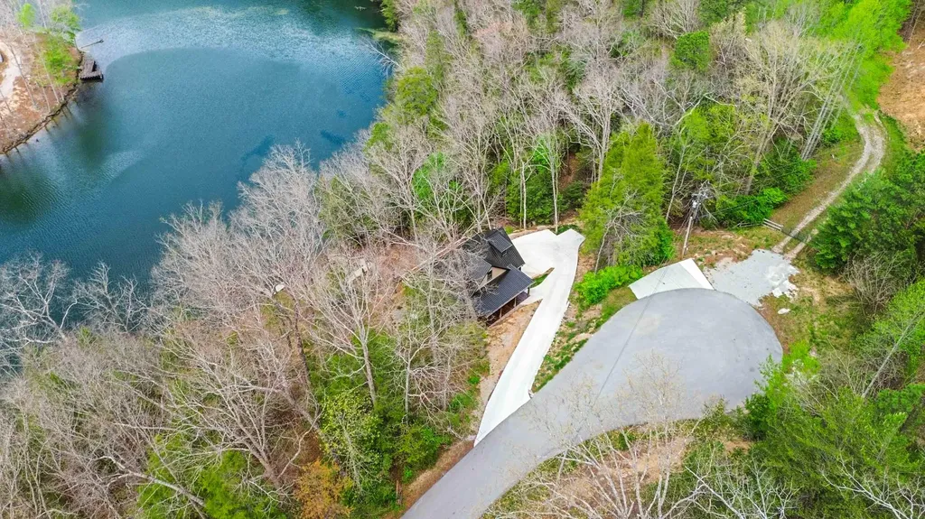 1265 Cliffs Edge Road East Bernstadt KY 40729