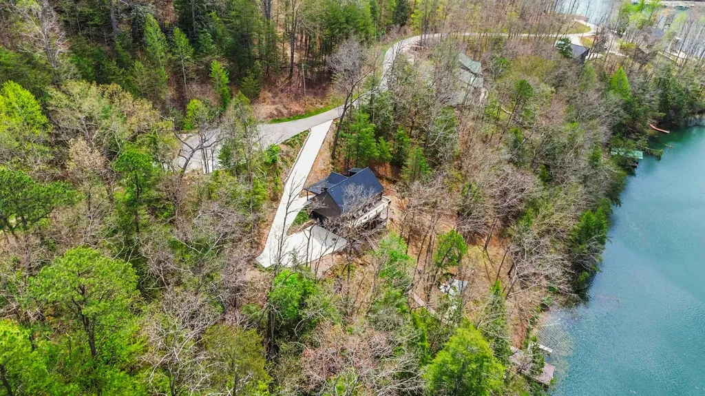 1265 Cliffs Edge Road East Bernstadt KY 40729
