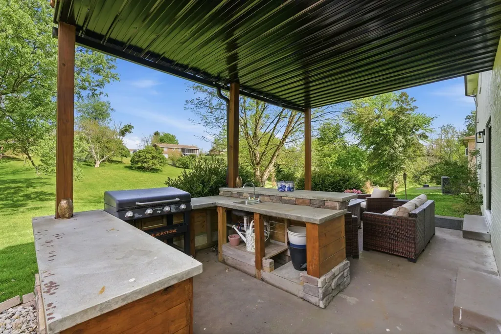 131 Allen Douglas Drive Richmond KY 40475