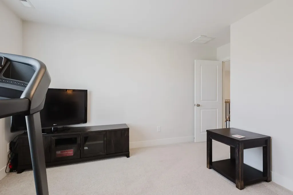 1045 Squirrel Nest Lane Lexington KY 40509