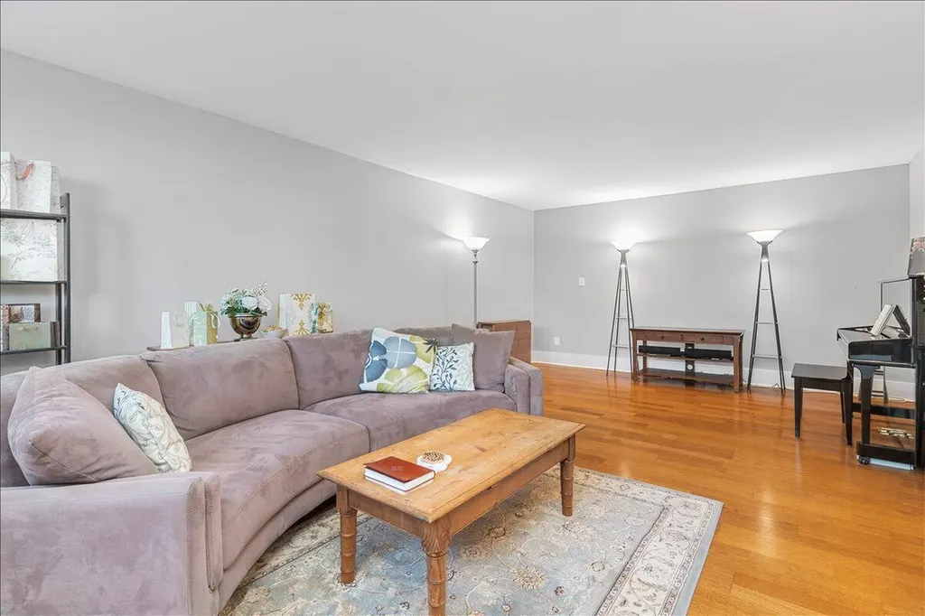 318 Jesselin Drive Lexington KY 40503
