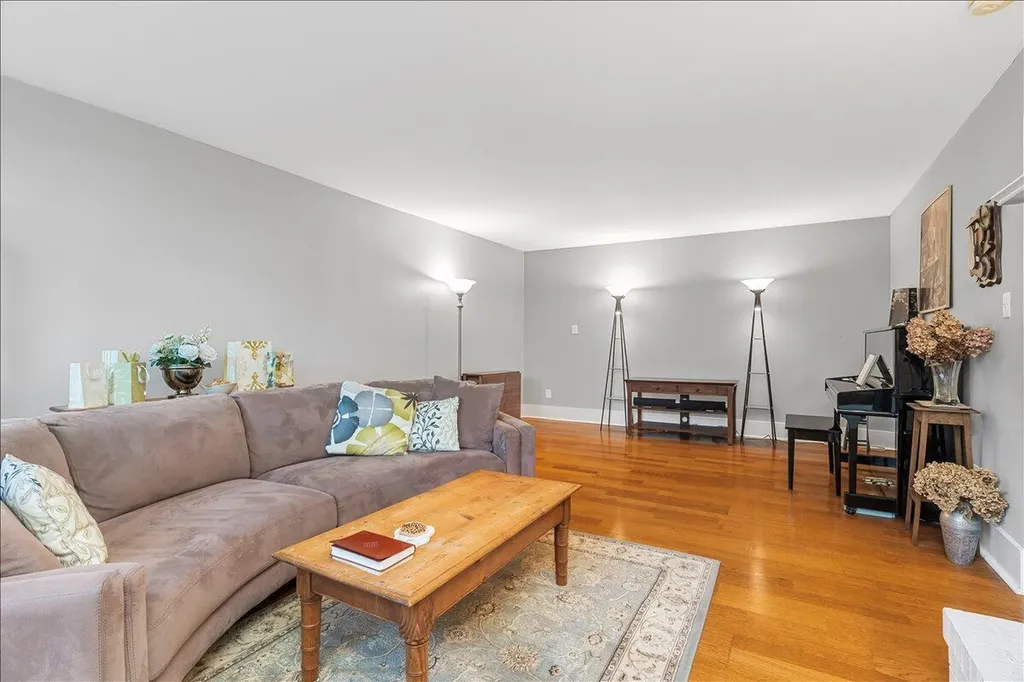 318 Jesselin Drive Lexington KY 40503