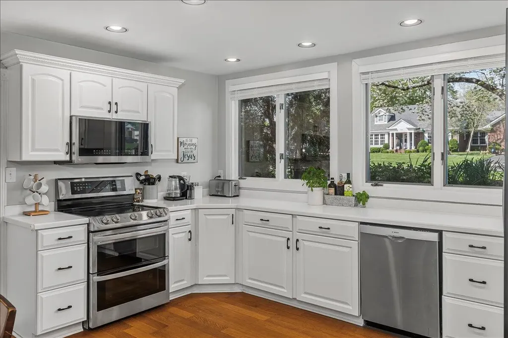 318 Jesselin Drive Lexington KY 40503