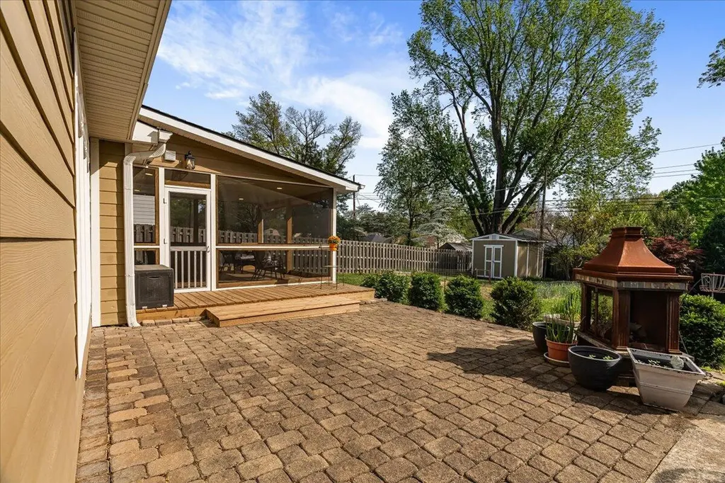 318 Jesselin Drive Lexington KY 40503