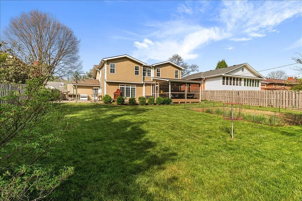 318 Jesselin Drive Lexington KY 40503