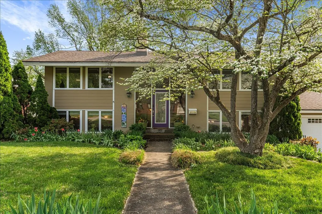 318 Jesselin Drive Lexington KY 40503