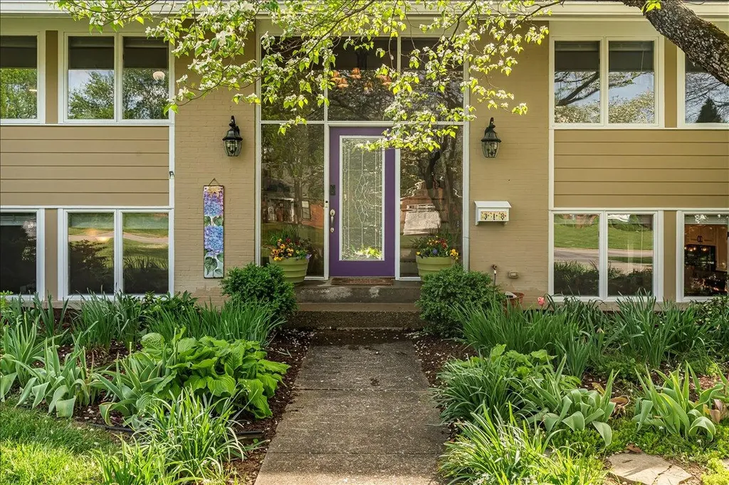 318 Jesselin Drive Lexington KY 40503