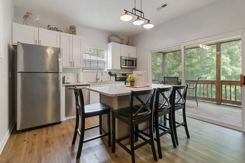 2394 Roberts Bend Road Burnside KY 42519