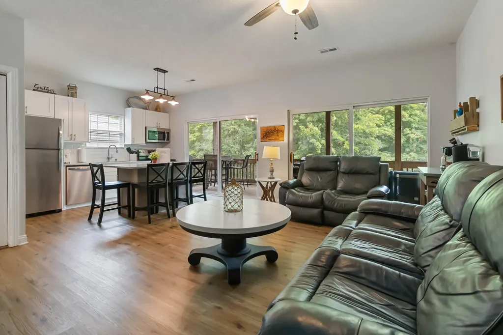 2394 Roberts Bend Road Burnside KY 42519
