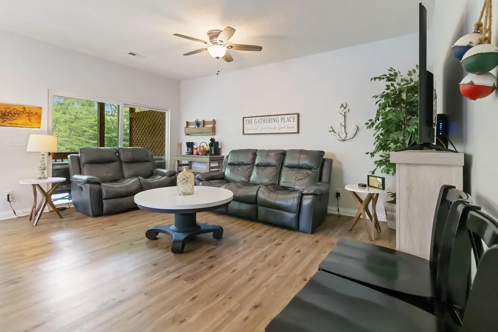 2394 Roberts Bend Road Burnside KY 42519
