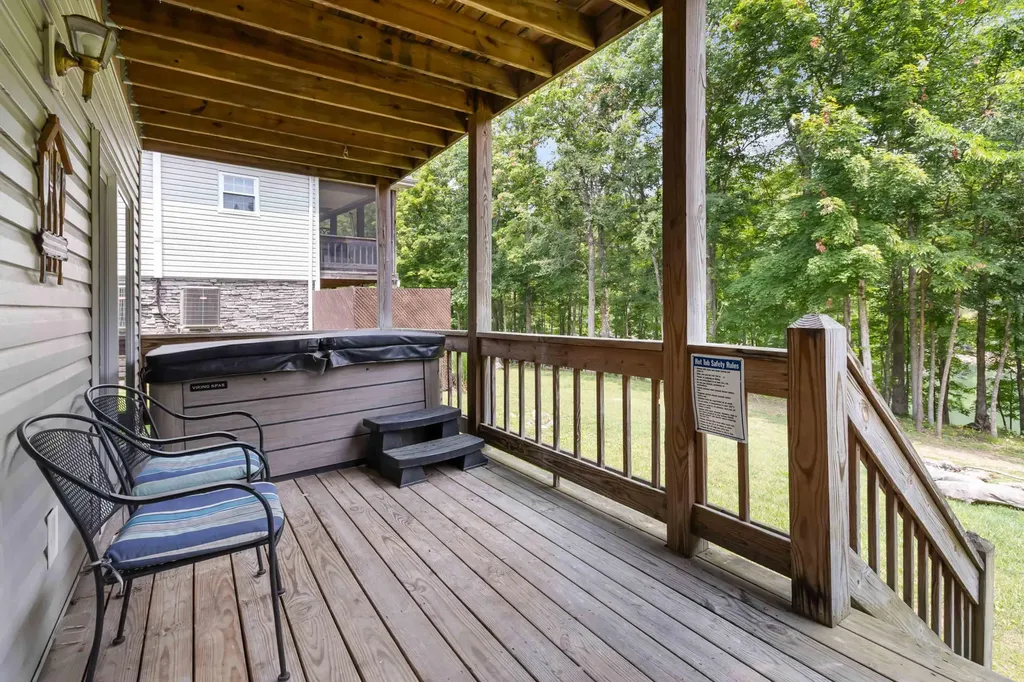 2394 Roberts Bend Road Burnside KY 42519