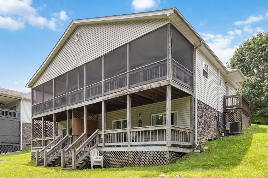 2394 Roberts Bend Road Burnside KY 42519