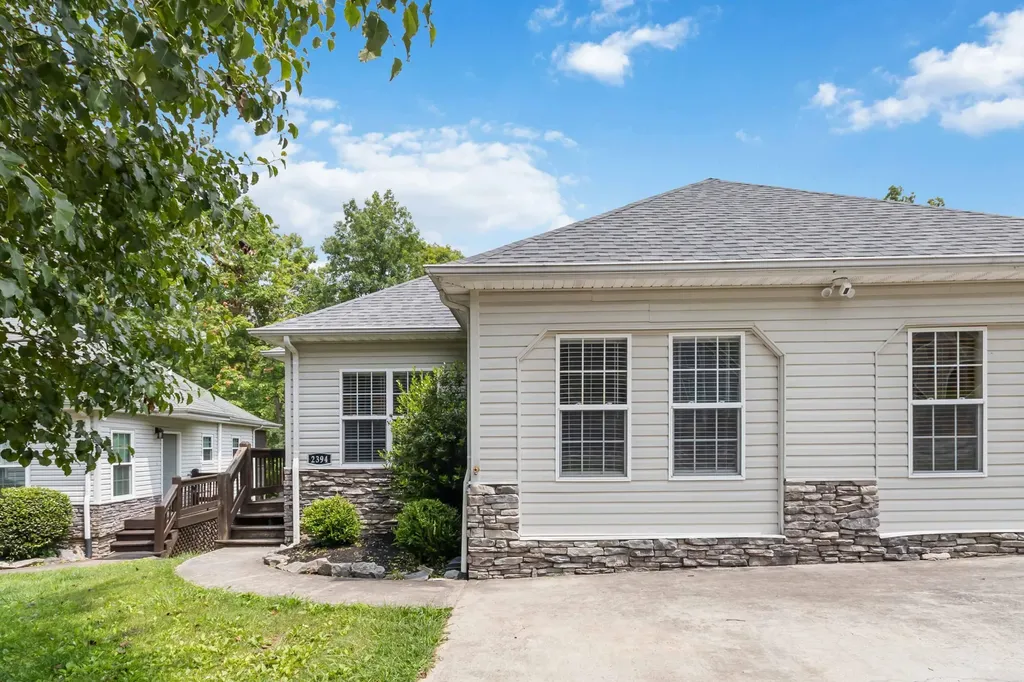 2394 Roberts Bend Road Burnside KY 42519