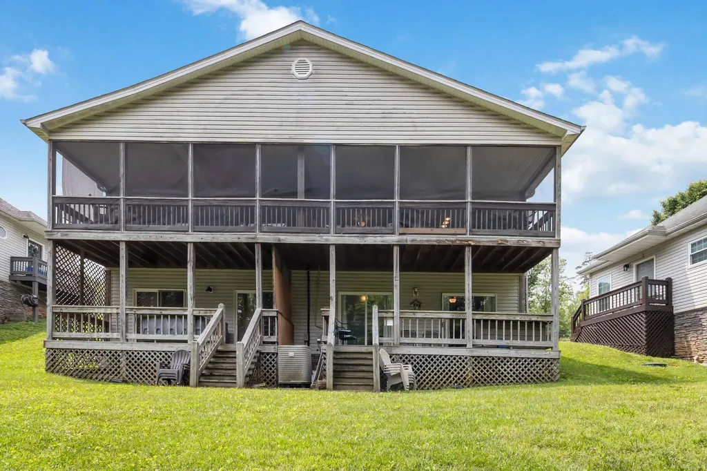 2394 Roberts Bend Road Burnside KY 42519