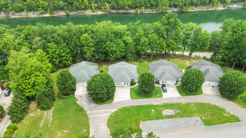 2394 Roberts Bend Road Burnside KY 42519