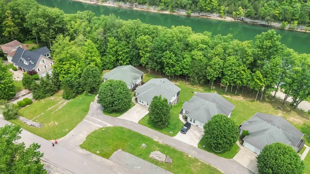 2394 Roberts Bend Road Burnside KY 42519