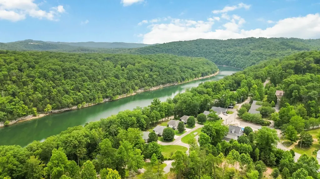 2394 Roberts Bend Road Burnside KY 42519