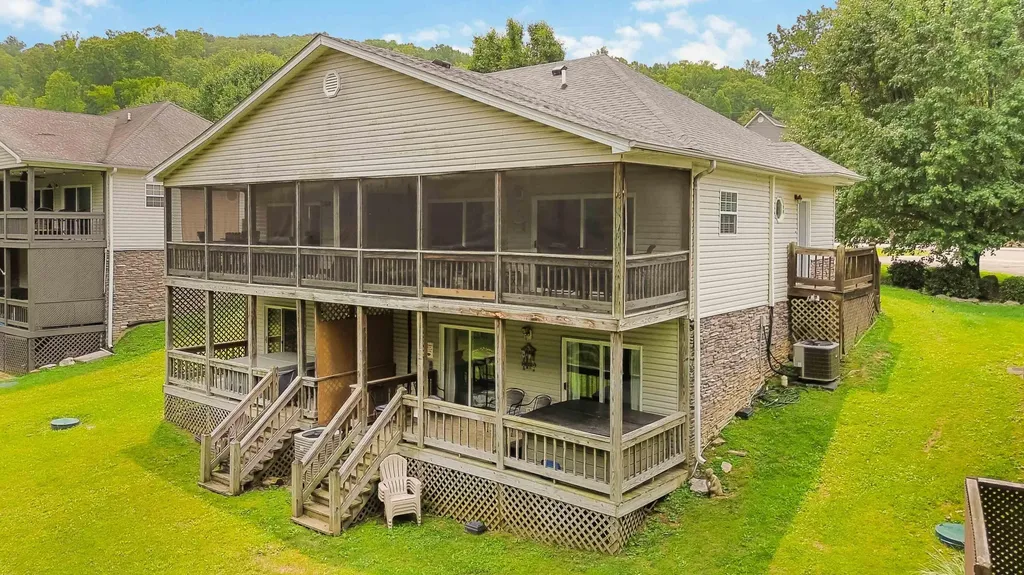 2394 Roberts Bend Road Burnside KY 42519