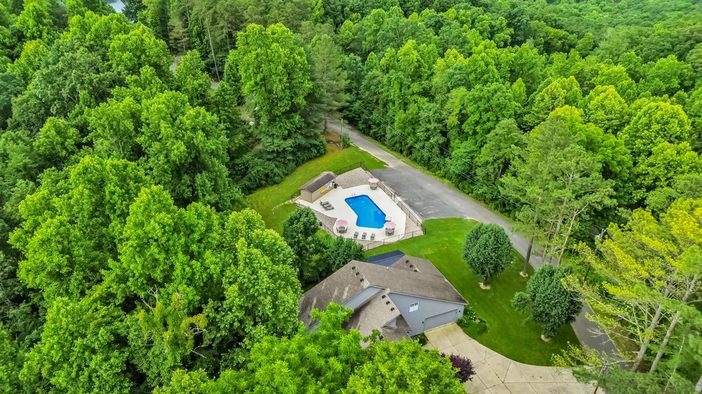 2394 Roberts Bend Road Burnside KY 42519