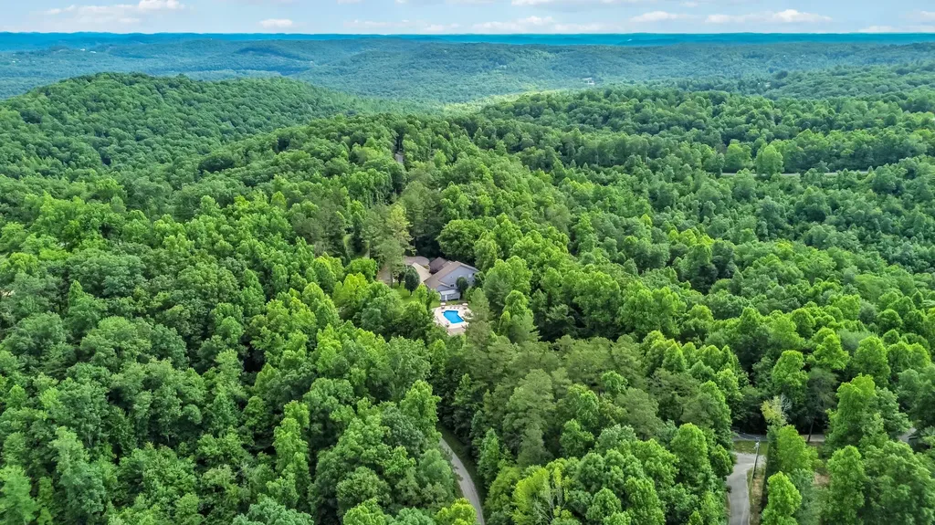 2394 Roberts Bend Road Burnside KY 42519