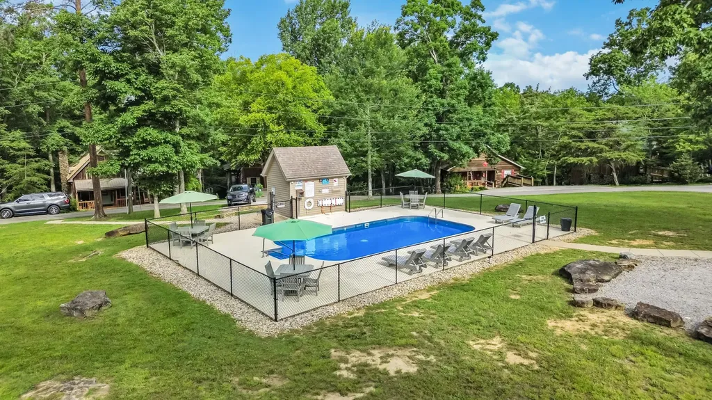 2394 Roberts Bend Road Burnside KY 42519