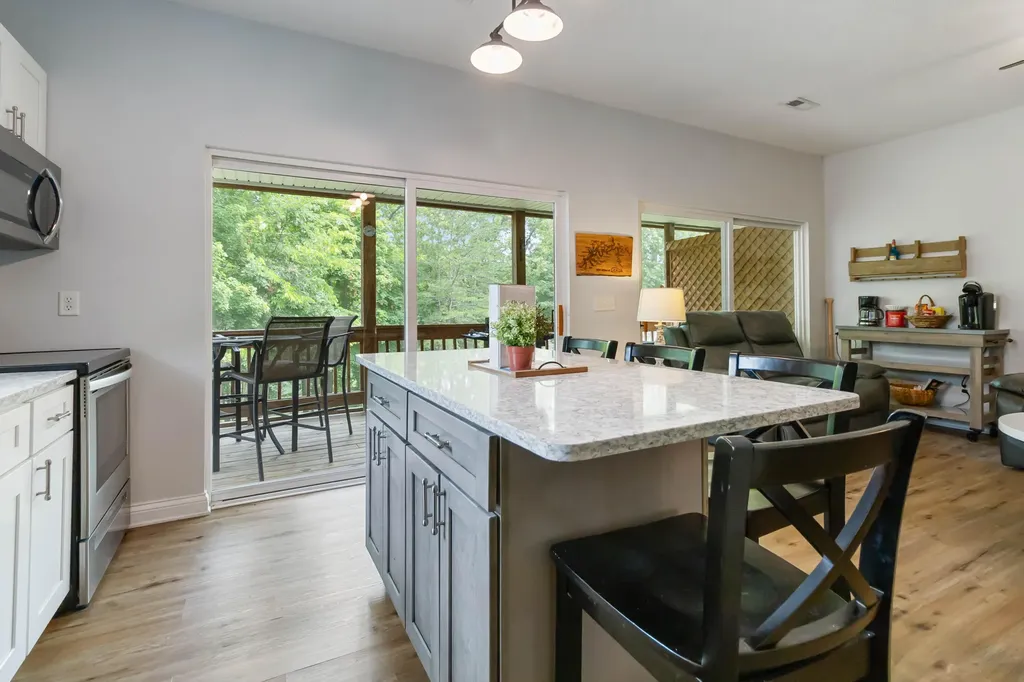 2394 Roberts Bend Road Burnside KY 42519