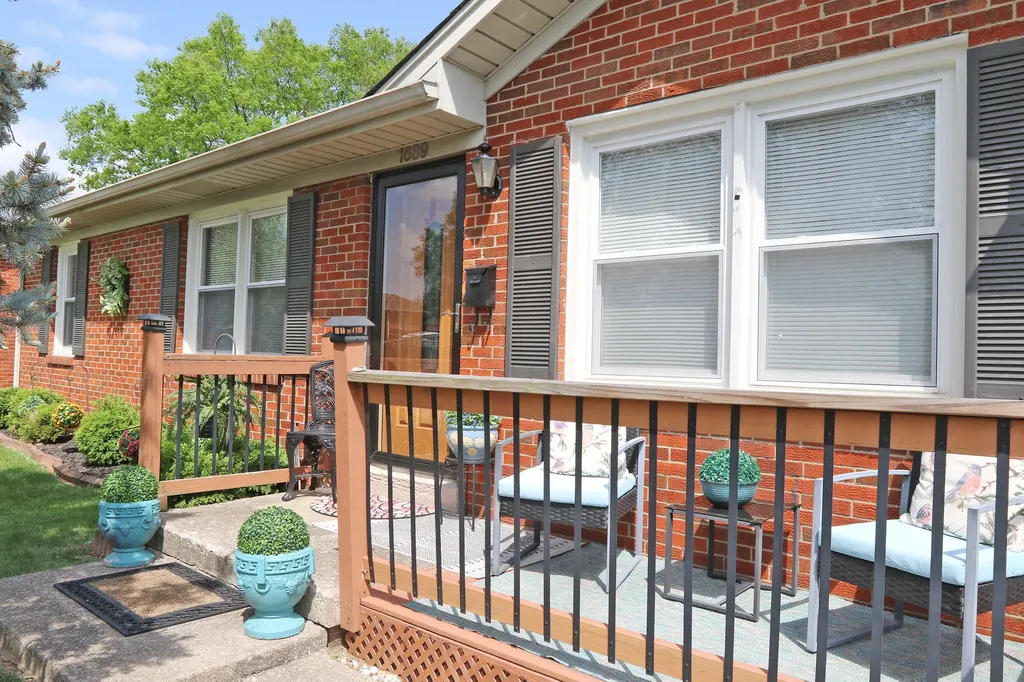 1689 Harrogate Road Lexington KY 40505