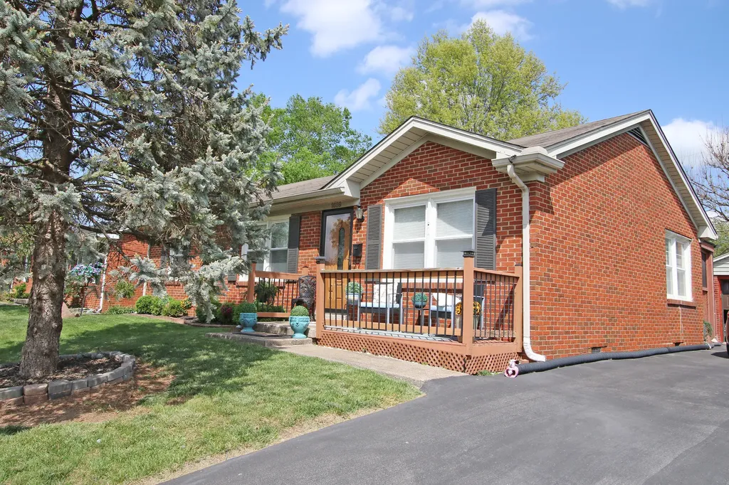 1689 Harrogate Road Lexington KY 40505