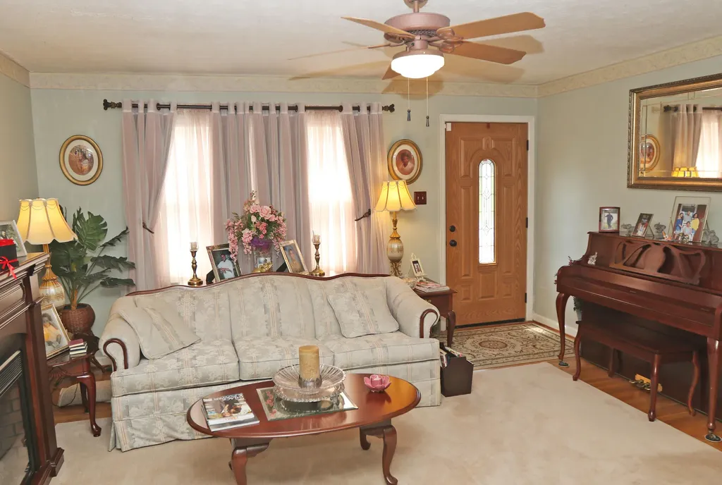 1689 Harrogate Road Lexington KY 40505