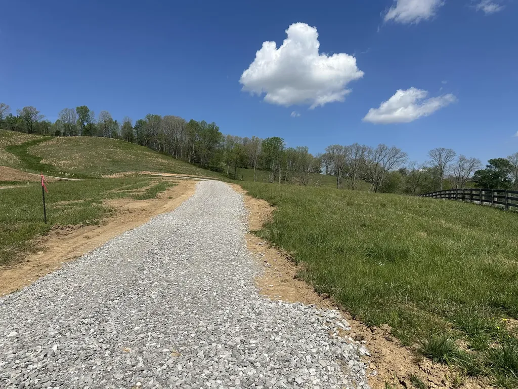 136 Coon Trail East Bernstadt KY 40729