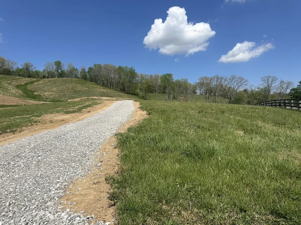 136 Coon Trail East Bernstadt KY 40729