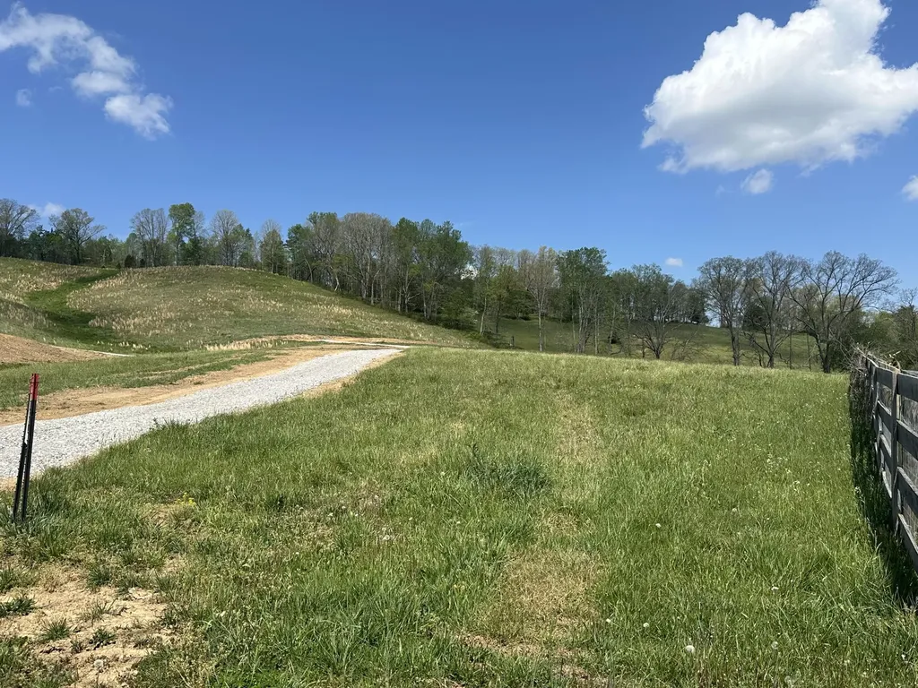 136 Coon Trail East Bernstadt KY 40729