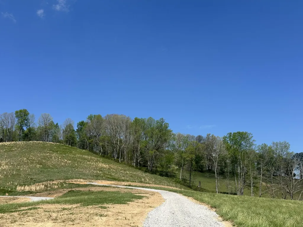 136 Coon Trail East Bernstadt KY 40729