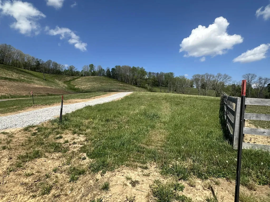136 Coon Trail East Bernstadt KY 40729