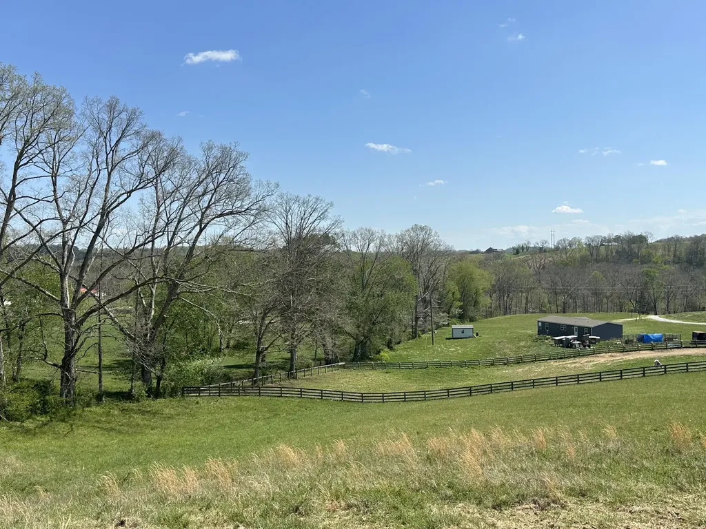 136 Coon Trail East Bernstadt KY 40729