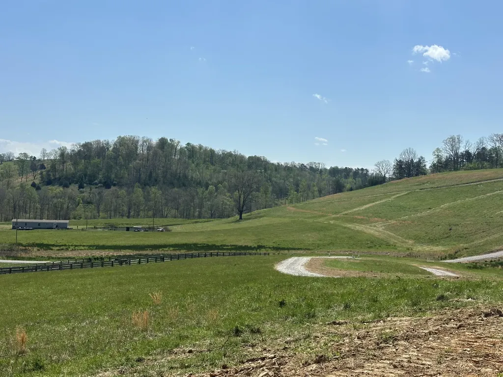 136 Coon Trail East Bernstadt KY 40729