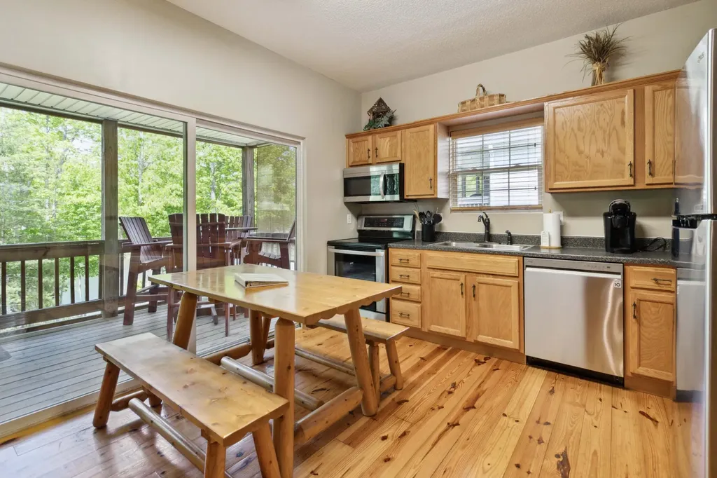 2386 Roberts Bend Road Burnside KY 42519