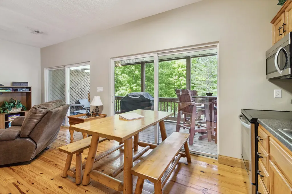 2386 Roberts Bend Road Burnside KY 42519