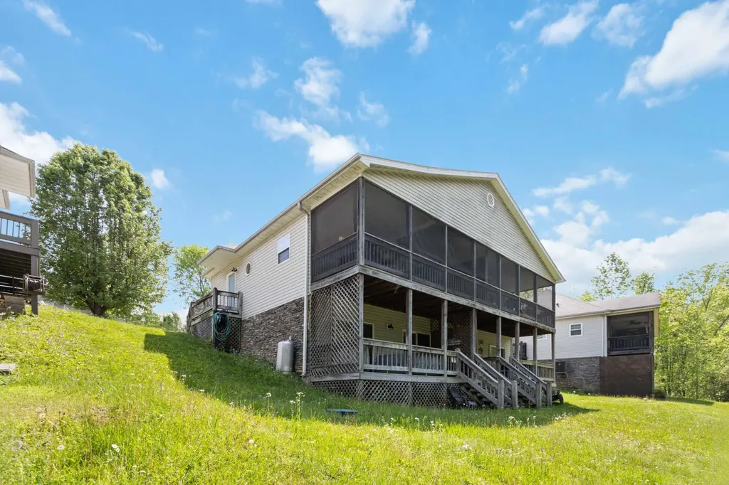 2386 Roberts Bend Road Burnside KY 42519