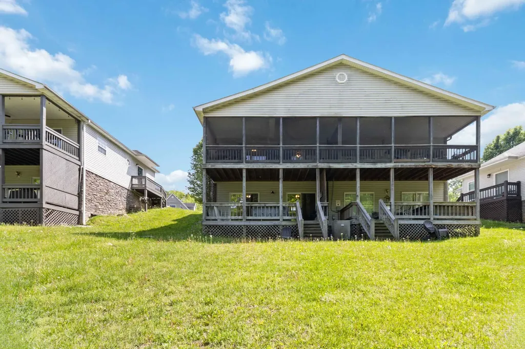 2386 Roberts Bend Road Burnside KY 42519