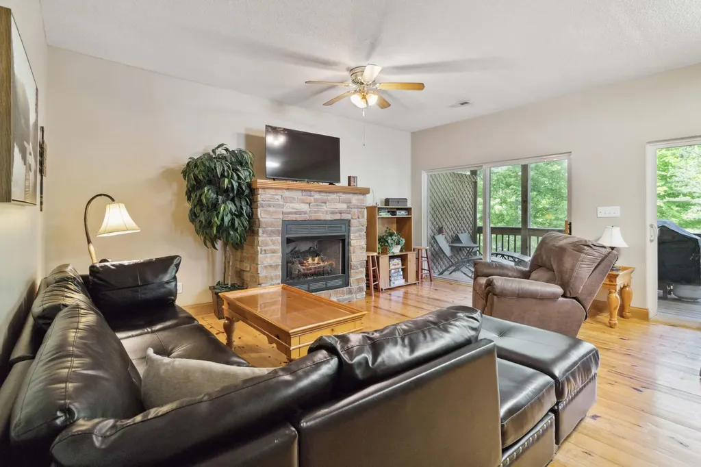2386 Roberts Bend Road Burnside KY 42519