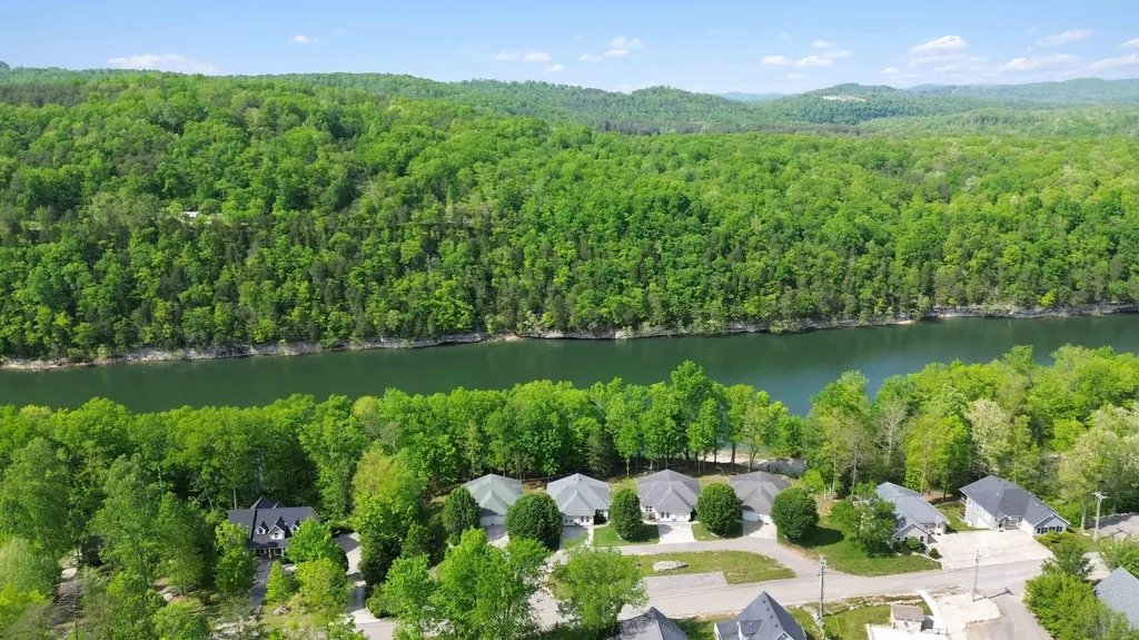 2386 Roberts Bend Road Burnside KY 42519