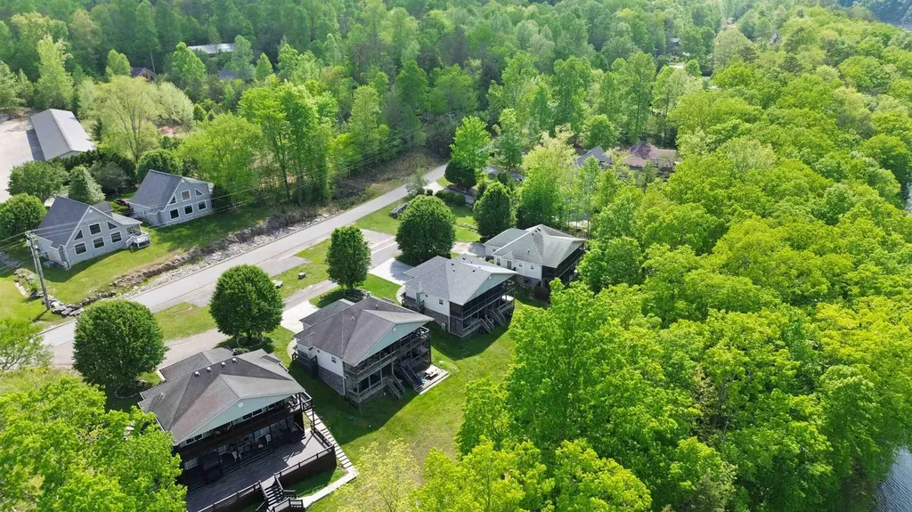 2386 Roberts Bend Road Burnside KY 42519