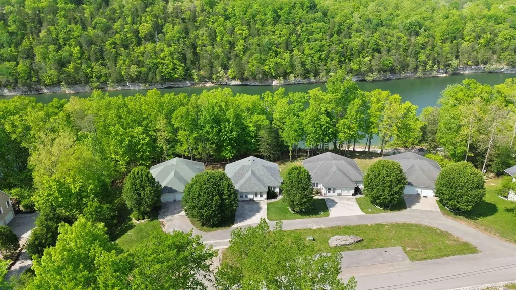 2386 Roberts Bend Road Burnside KY 42519