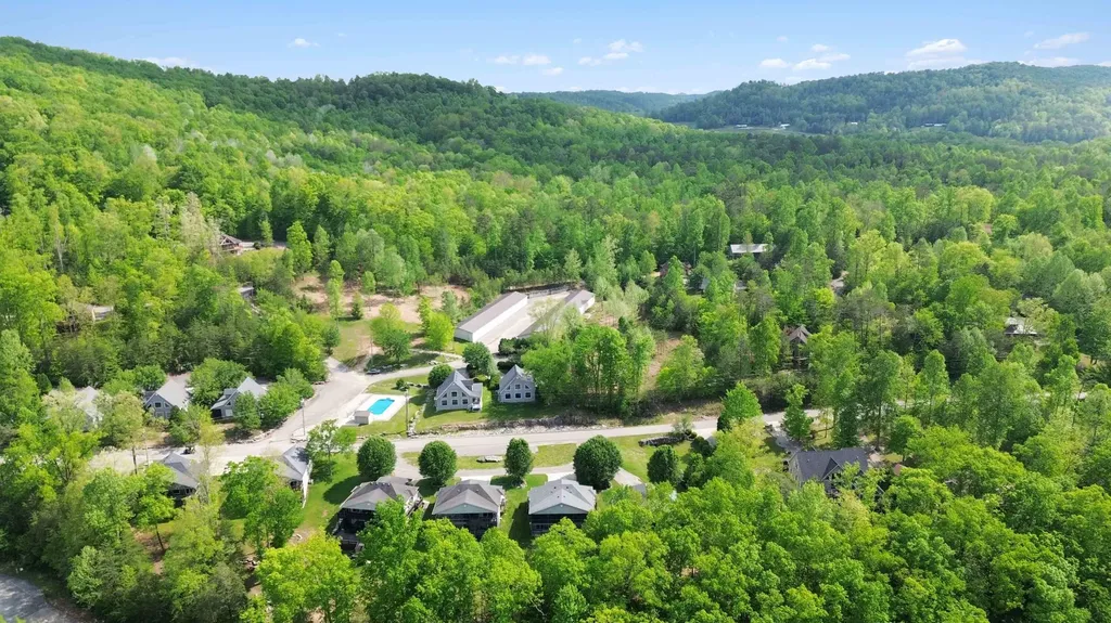 2386 Roberts Bend Road Burnside KY 42519