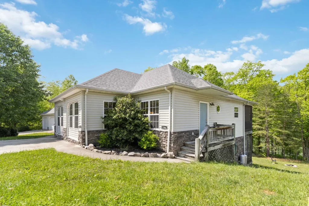 2386 Roberts Bend Road Burnside KY 42519