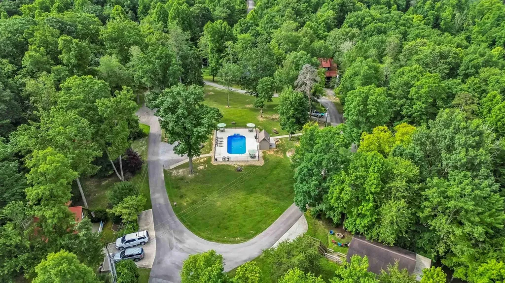 2386 Roberts Bend Road Burnside KY 42519