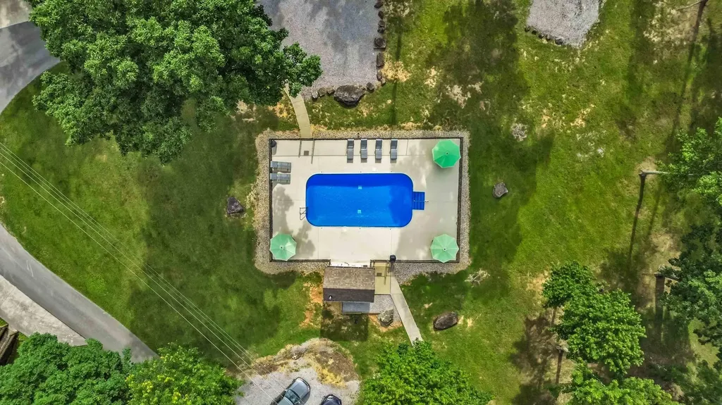 2386 Roberts Bend Road Burnside KY 42519
