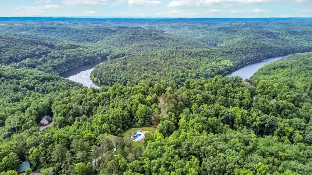 2386 Roberts Bend Road Burnside KY 42519