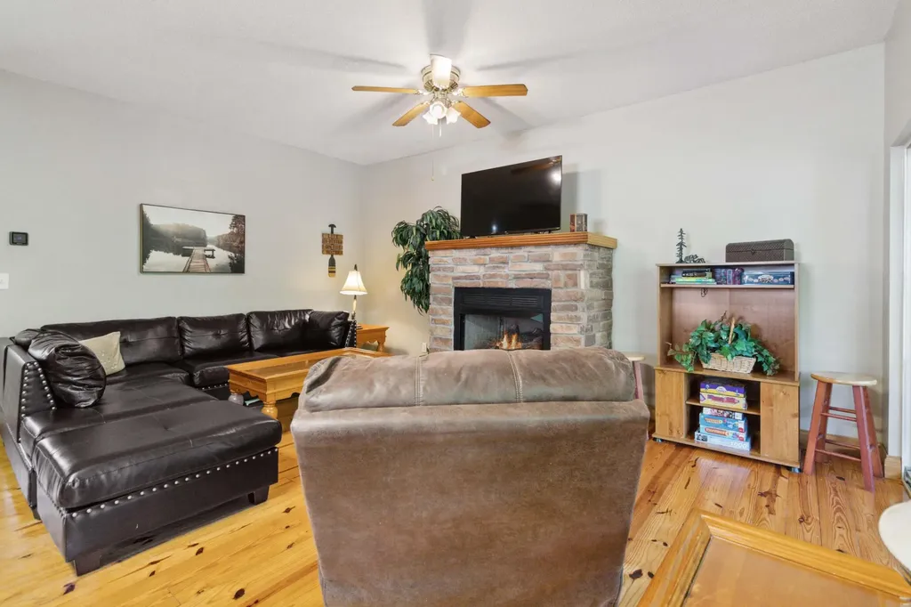 2386 Roberts Bend Road Burnside KY 42519